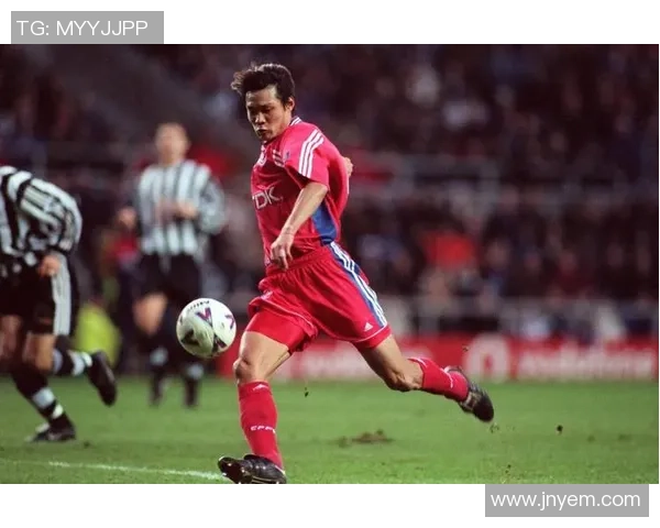 全球个子最矮的足球明星排名揭秘他们如何在绿茵场上创造辉煌 全球个子最矮的足球明星排名揭秘他们如何在绿茵场上创造辉煌