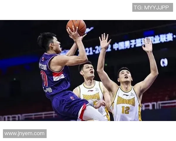 广州篮球队的整体压制策略解析与战术深度剖析
