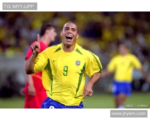 足球传奇大罗的辉煌岁月与经典瞬间全景回顾 足球传奇大罗的辉煌岁月与经典瞬间全景回顾