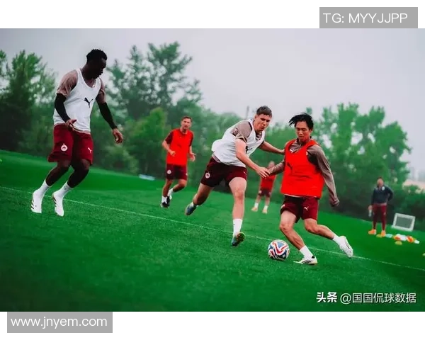 从绿茵场到新人生足球明星退役后的生活与挑战