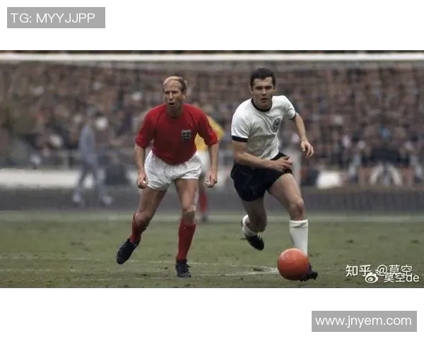 只用右脚踢球的足球明星是谁揭秘他的传奇故事与成就