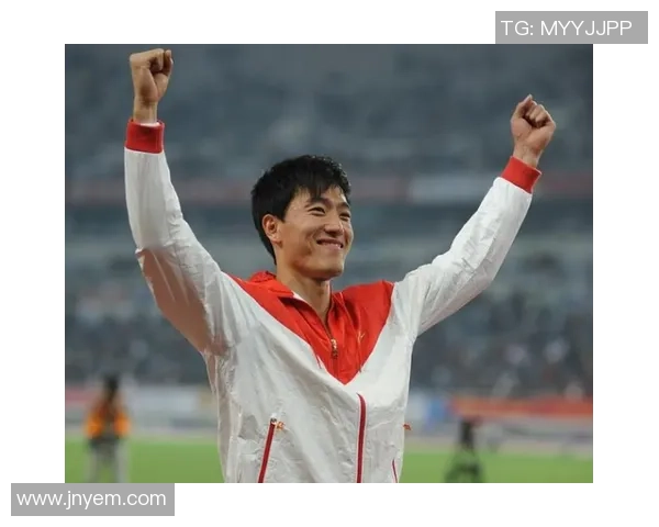 喉结突出却技艺非凡的足球明星们的传奇故事与精彩瞬间